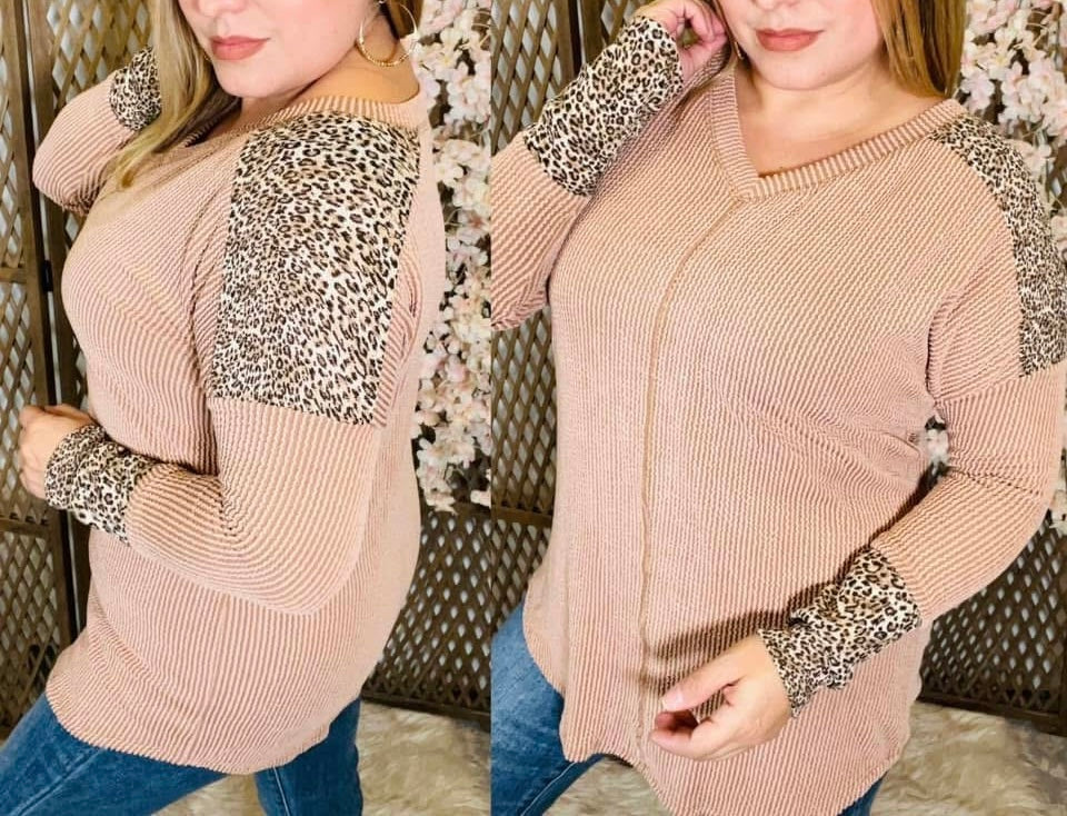 Animal V neck Top