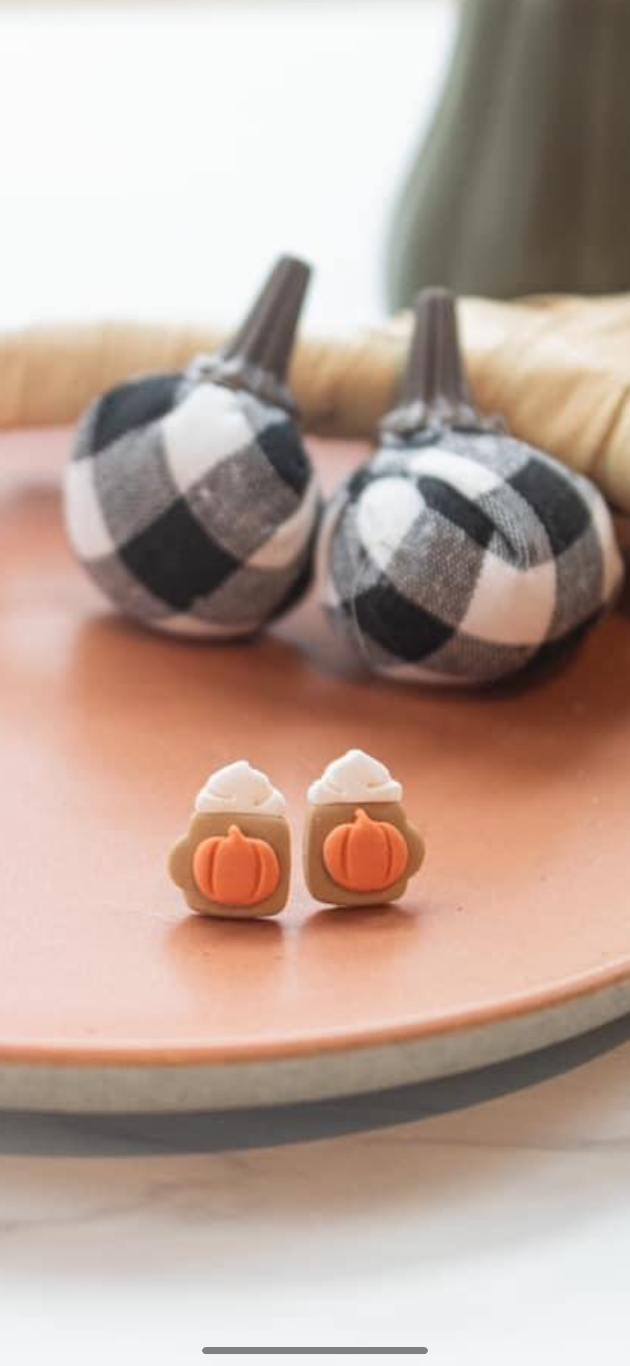 Pumpkin mug earrings